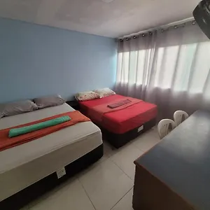 Casa de Férias Casa Cmc011 Simples E Objetiva Com Estacionamento, Brasília
